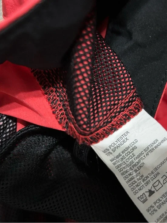 Tommy Bahama Island Active Men's 42 Red Cargo Shorts with Mesh Pockets - Picture 4 of 7